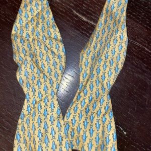 Vineyard vines bow tie